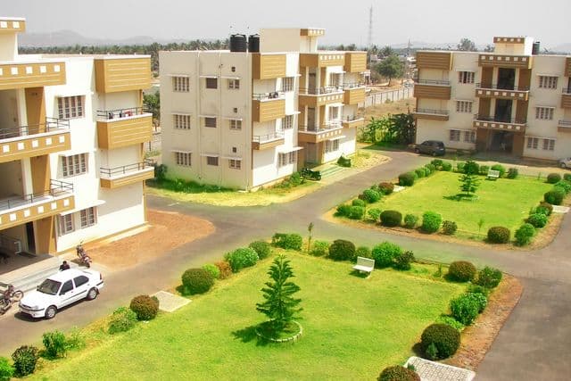 Basaveshwara Medical College and Hospital Chitradurga Academic Building photo 3